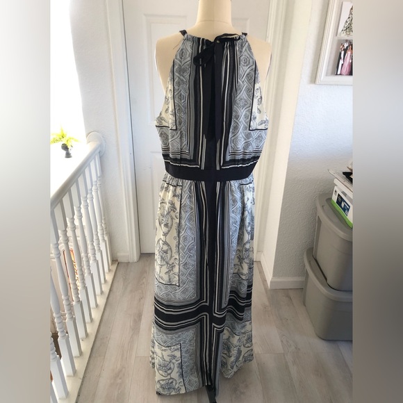 VINCE CAMUTO Maxi dress. - Picture 6 of 16